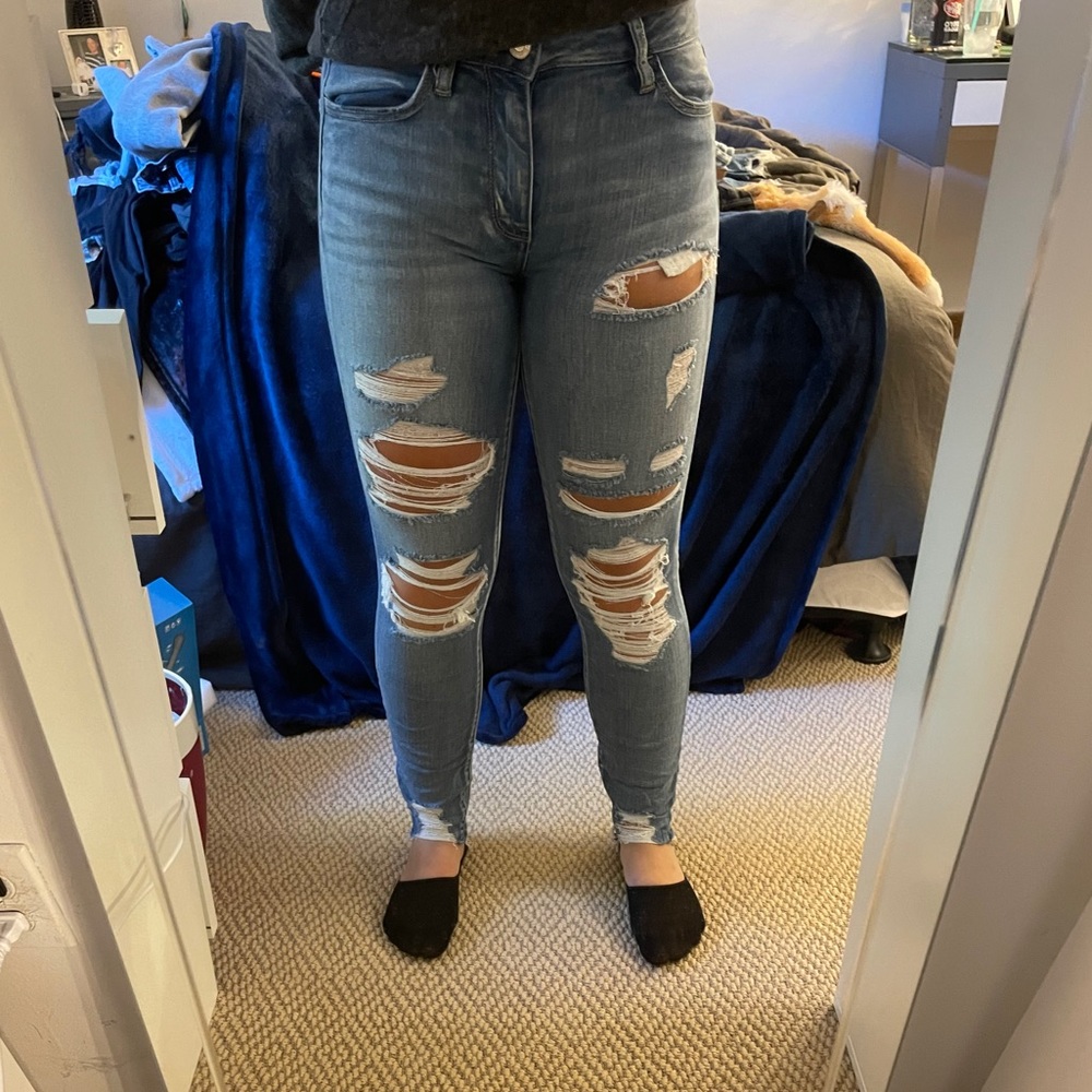 American eagle distressed jeans